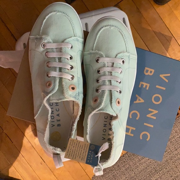 vionic beach sneakers
